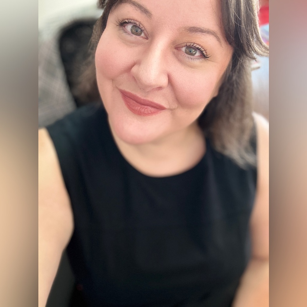 Meet your Posher, Nicole